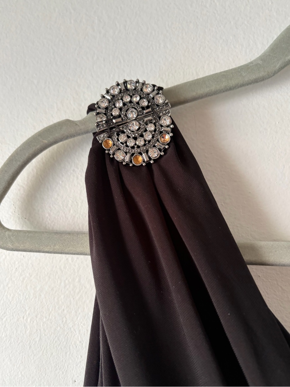 Lauren Ralph Lauren Black One-Shoulder Evening Gown with Rhinestone Brooch - Picture 4 of 5